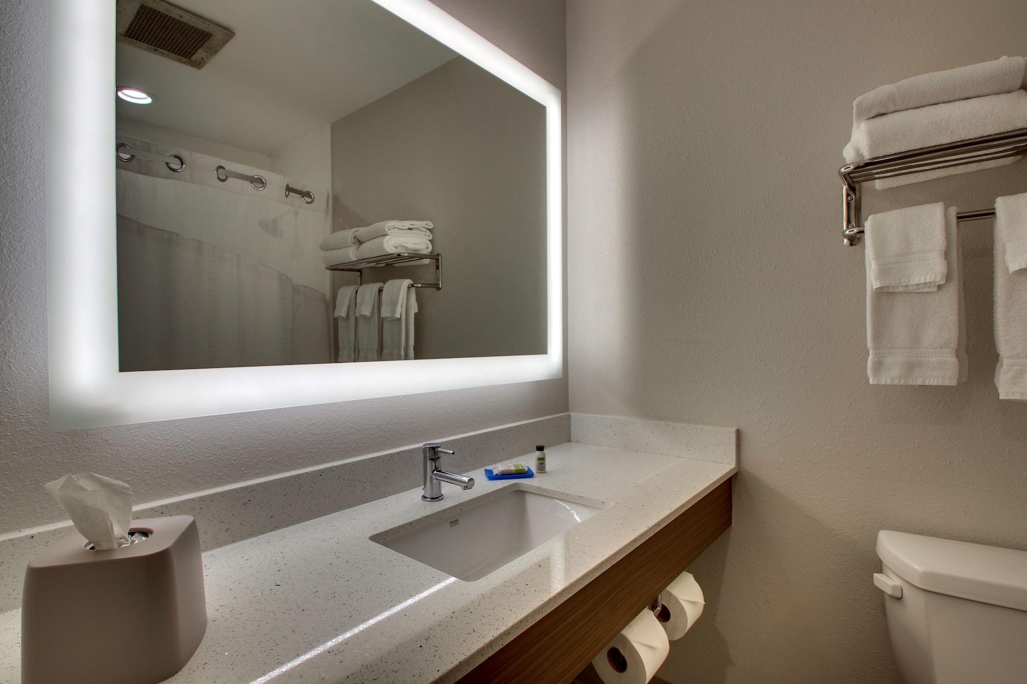 Holiday Inn Express Georgetown By Ihg Екстериор снимка