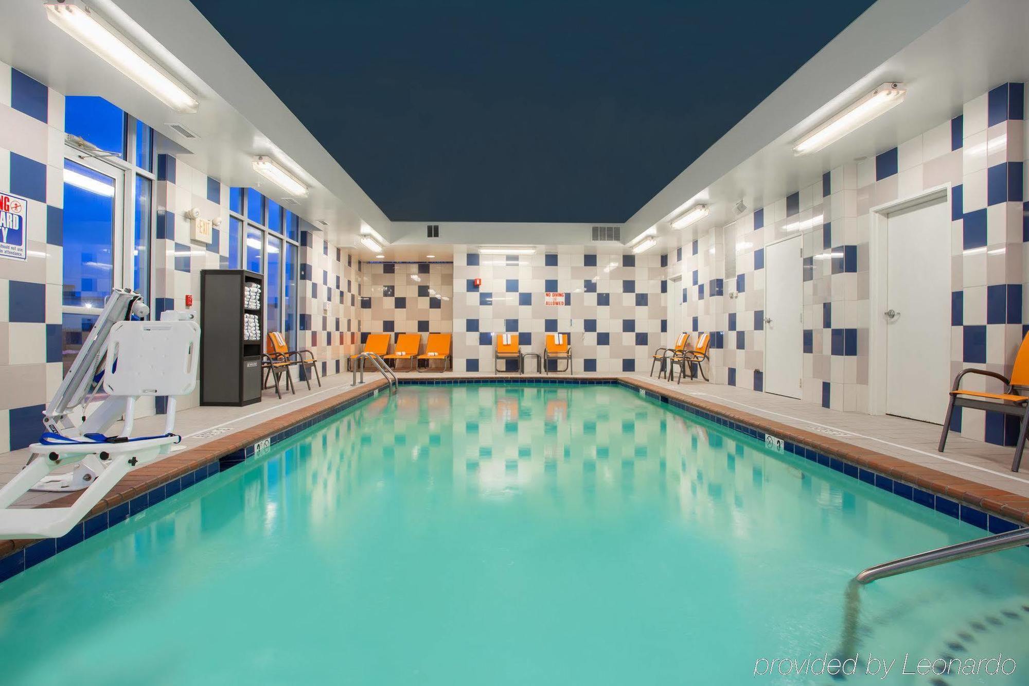 Holiday Inn Express Georgetown By Ihg Екстериор снимка